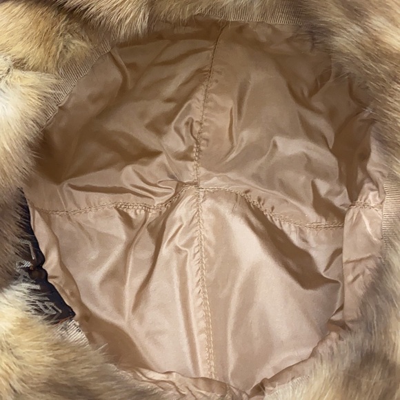 deCarlis Women's Fox Fur Roller Hat - Picture 11 of 12